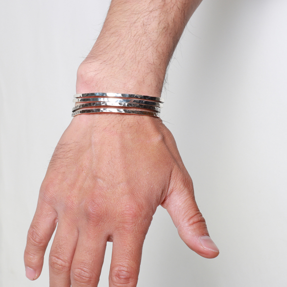 VIVIFY (ビビファイ) Loopin' Bangle/ Hammered finis