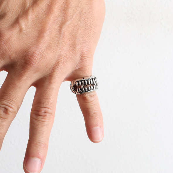 牙 ギミック リング